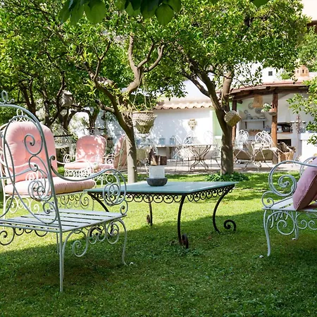 Konukevi Relais Palazzo Cacace Meta