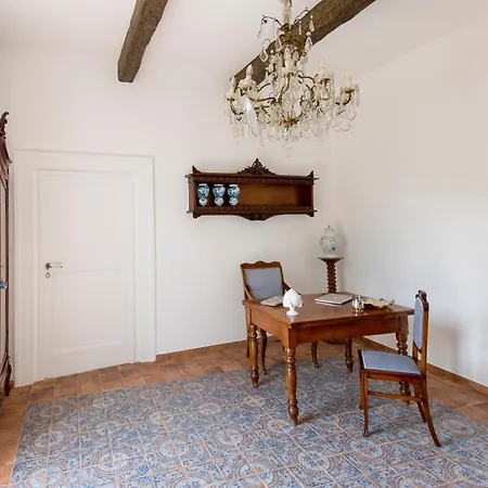 Relais Palazzo Cacace 3*
