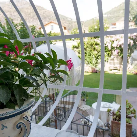 Relais Palazzo Cacace Konukevi