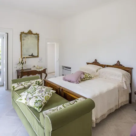 Konukevi Relais Palazzo Cacace 3*