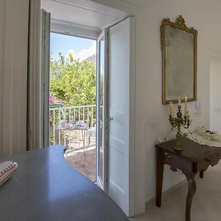 Relais Palazzo Cacace Konukevi 3*
