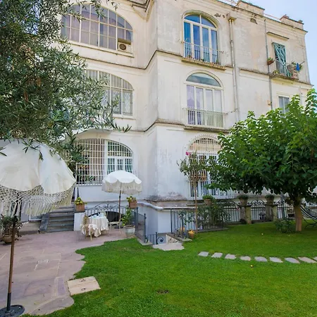 Relais Palazzo Cacace 3*